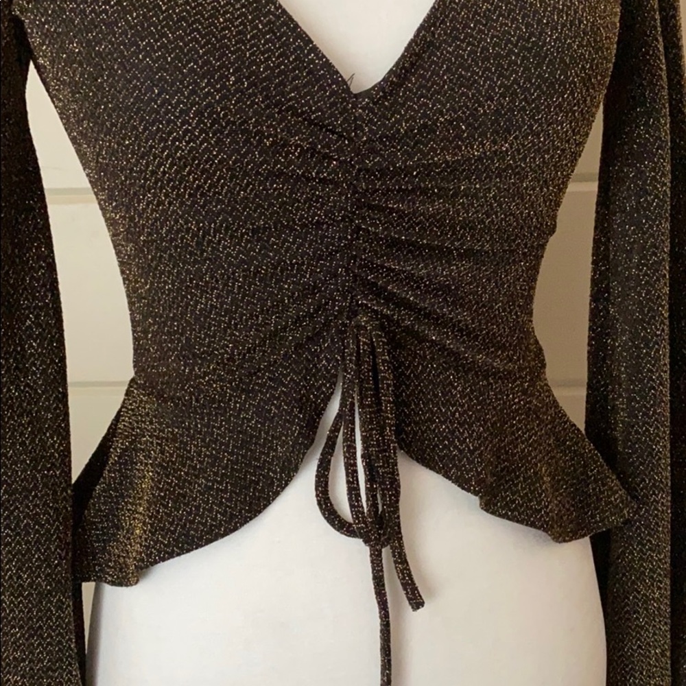 Ruffle Top Size Small - Picture 4 of 8